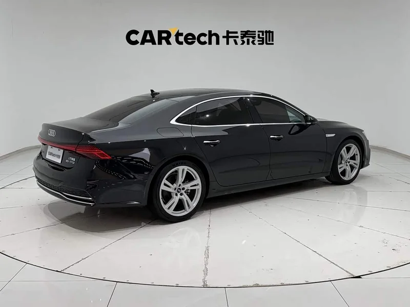 Audi A7L — фото 5