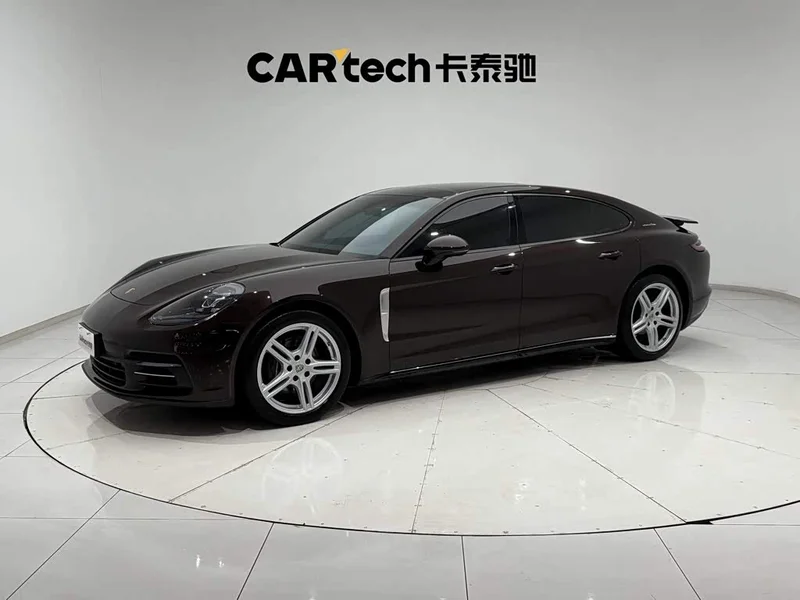 Porsche Panamera — фото 1