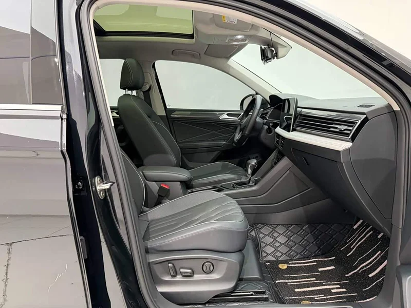 Volkswagen Tiguan L — фото 18