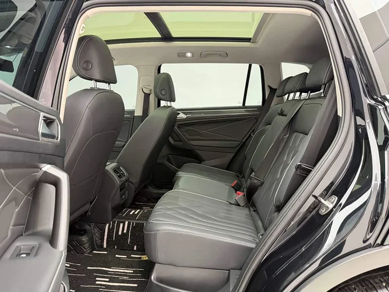 Volkswagen Tiguan L — фото 19
