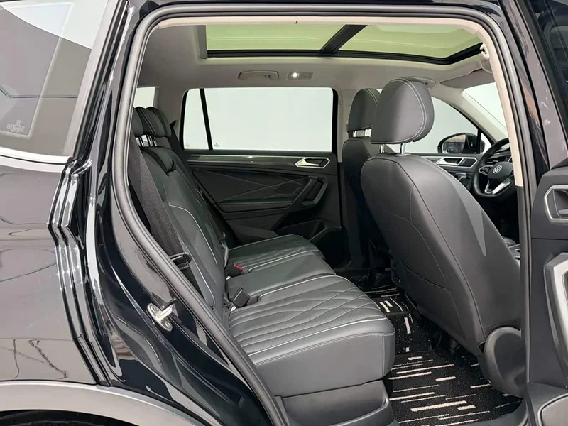 Volkswagen Tiguan L — фото 23