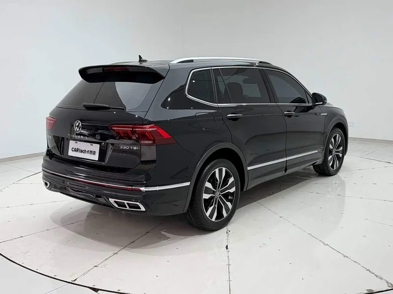 Volkswagen Tiguan L — фото 27