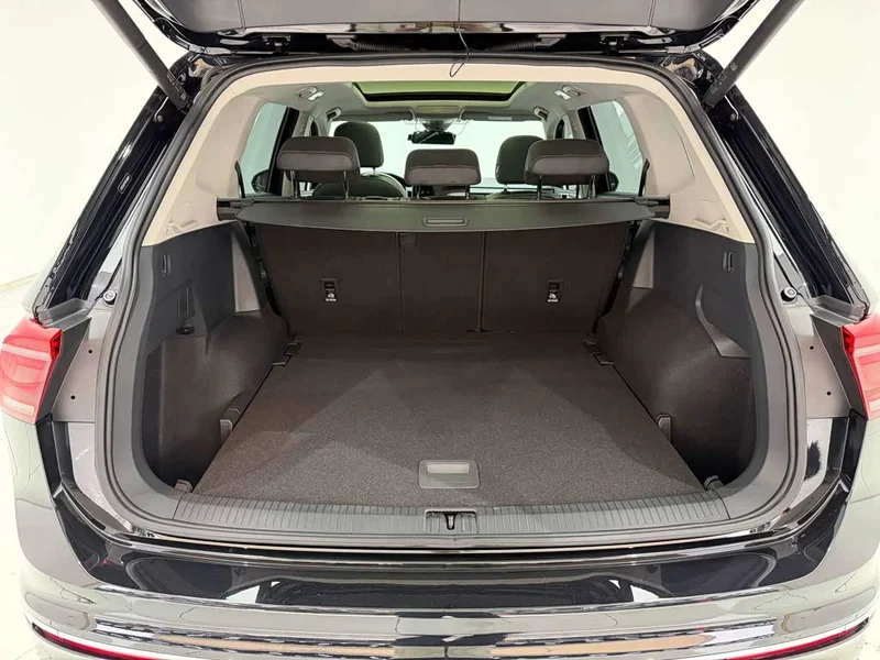 Volkswagen Tiguan L — фото 29