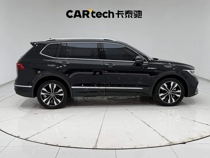 Volkswagen Tiguan L — фото 4