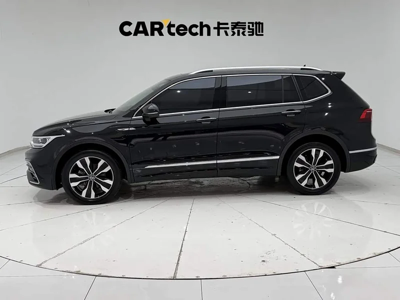 Volkswagen Tiguan L — фото 8