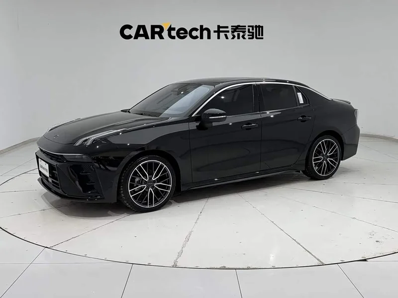 Lynk & Co 03