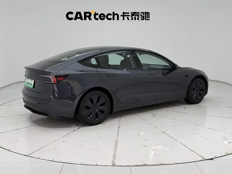Tesla Model 3 — фото 4