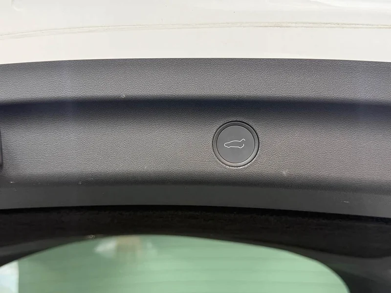 Tesla Model Y — фото 15