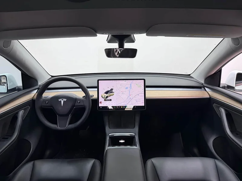 Tesla Model Y — фото 5