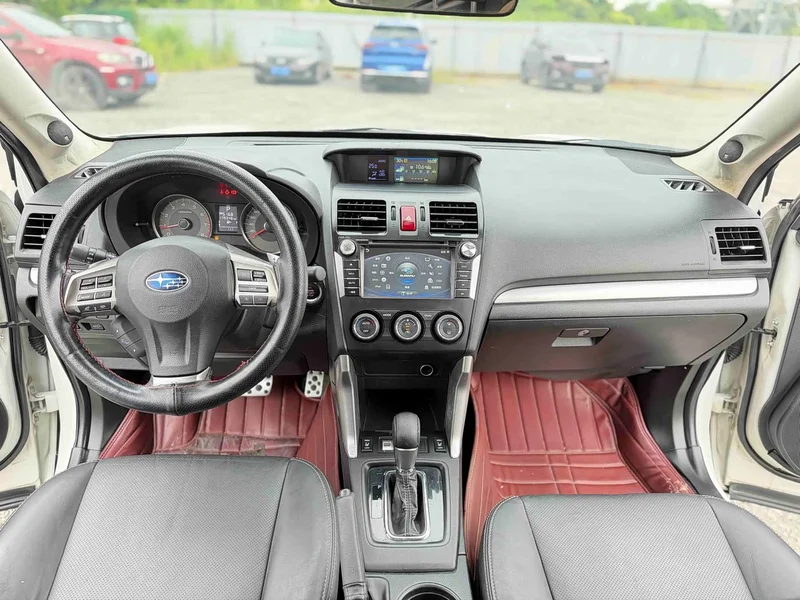Subaru Forester — фото 12
