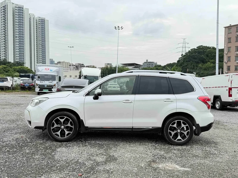 Subaru Forester — фото 4