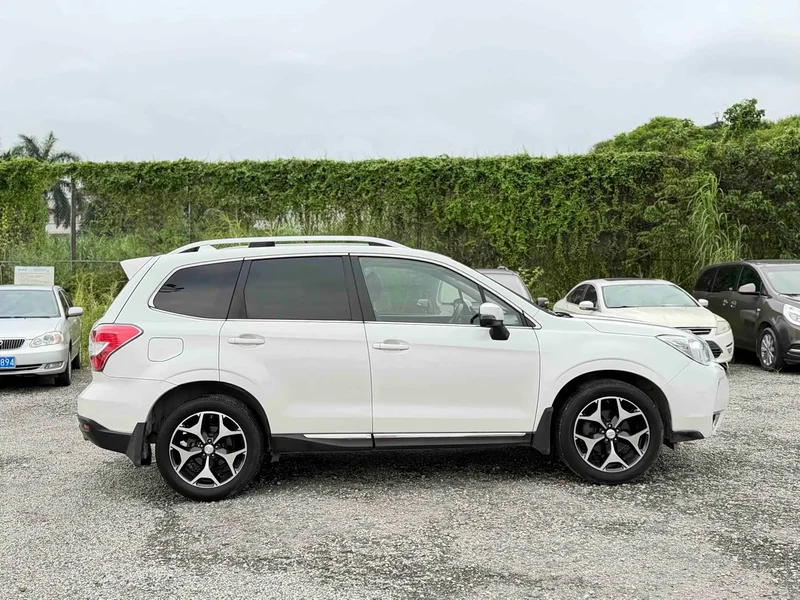 Subaru Forester — фото 8