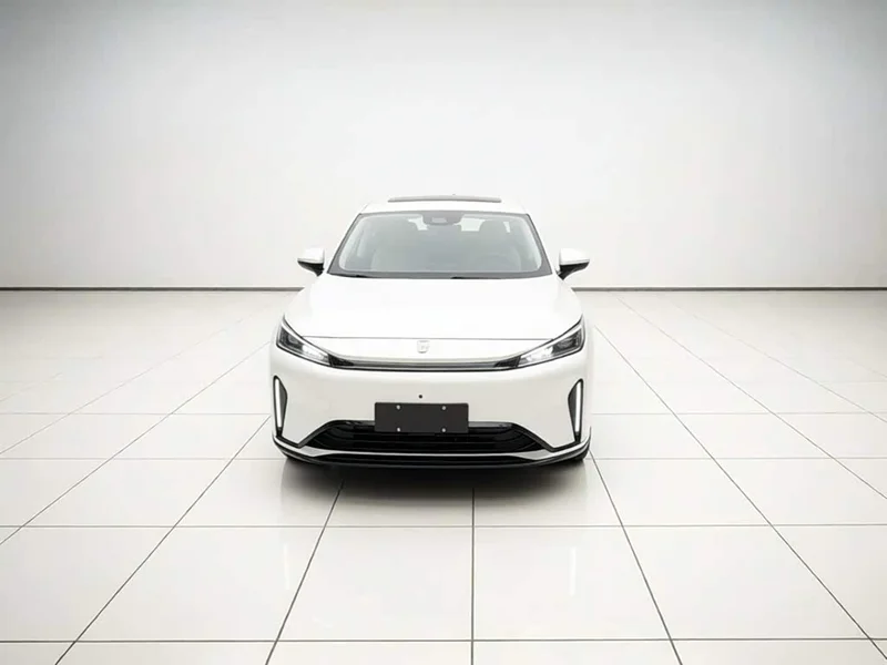 Roewe D5X DMH — фото 1