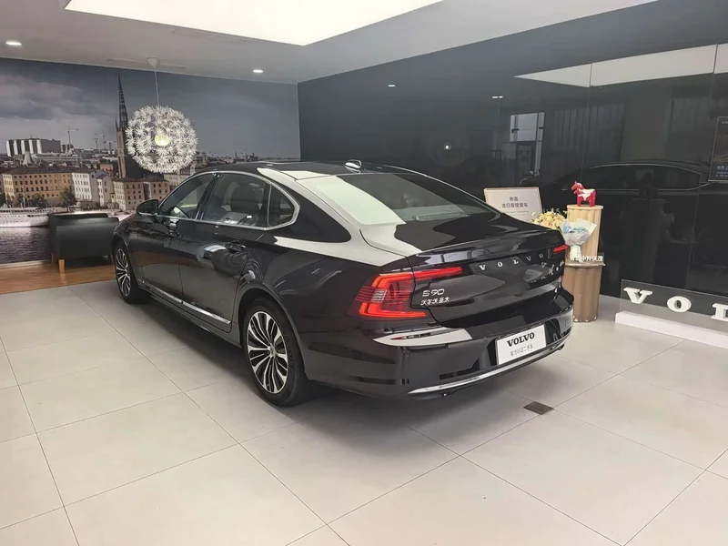 Volvo S90 — фото 13