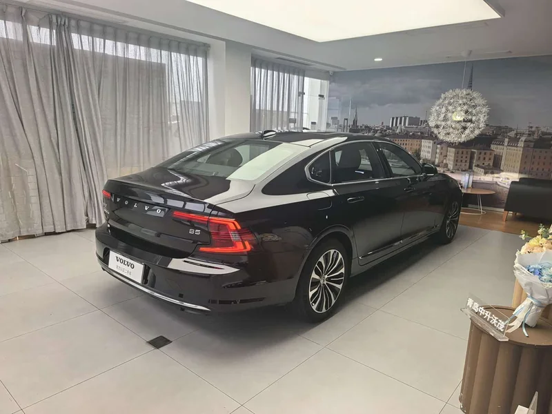 Volvo S90 — фото 15