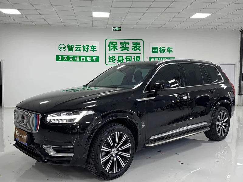 Volvo XC90 — фото 1
