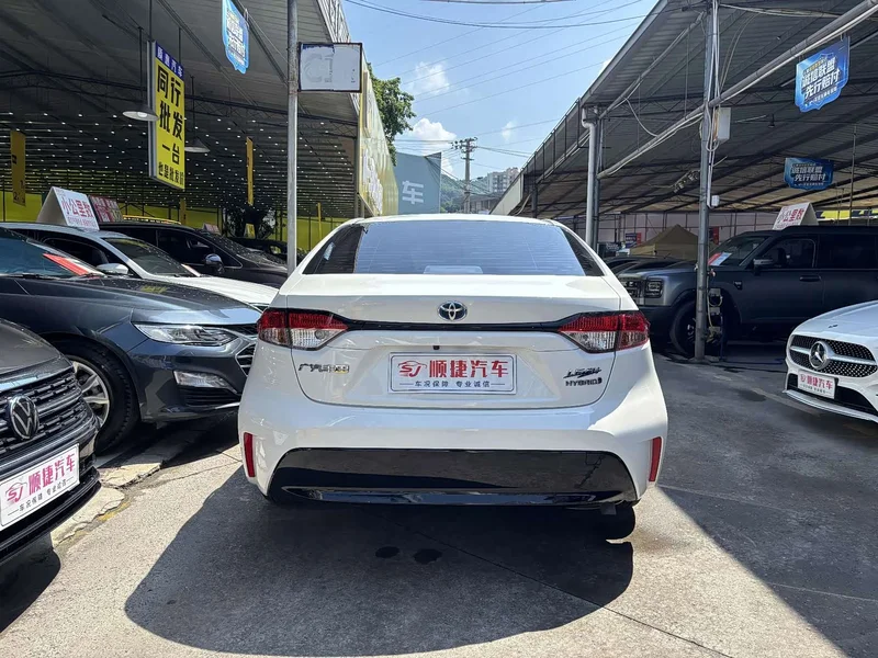 Toyota Levin — фото 12