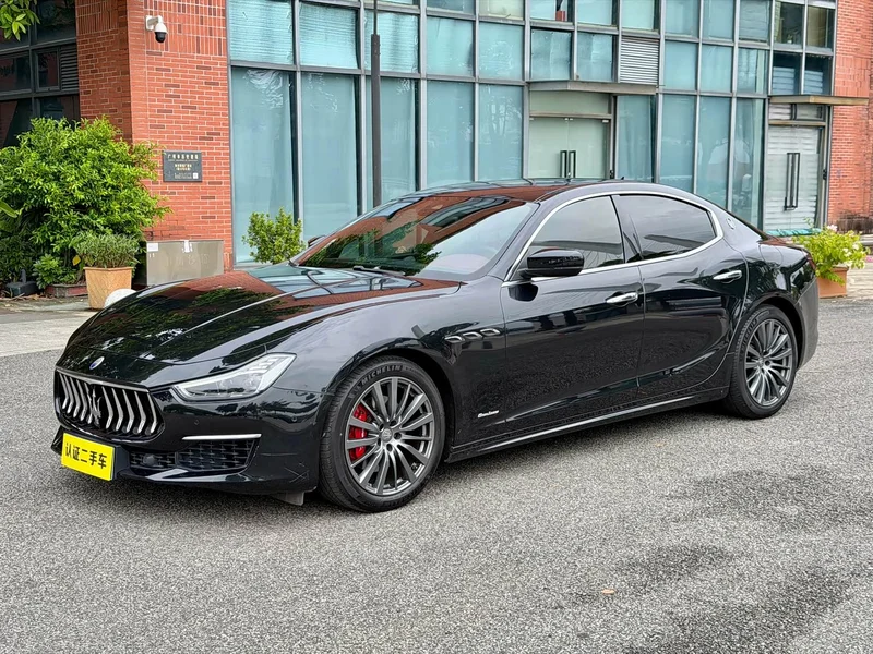Maserati Ghibli — фото 1