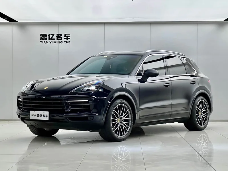 Porsche Cayenne — фото 1