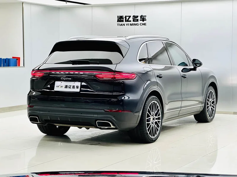 Porsche Cayenne — фото 7