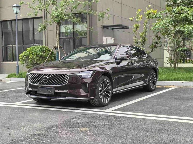 Volvo S90 — фото 1