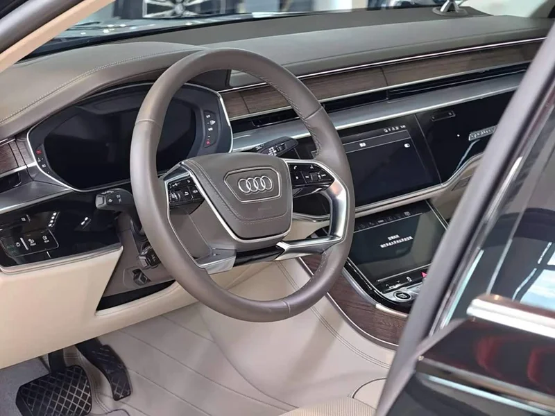 Audi A8 — фото 29