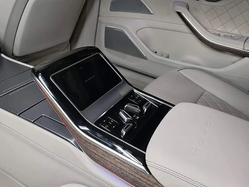 Audi A8 — фото 34