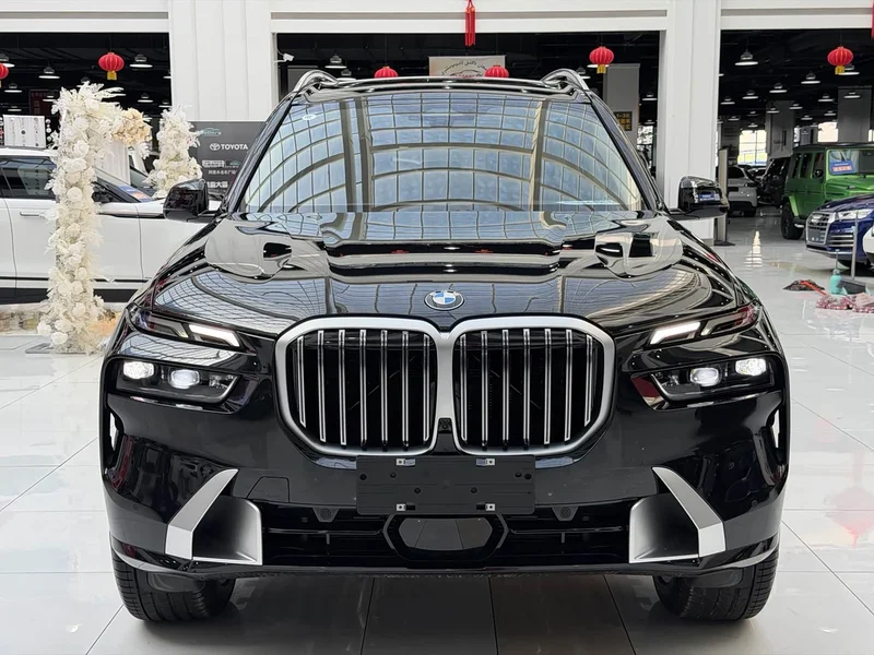 BMW X7 — фото 2