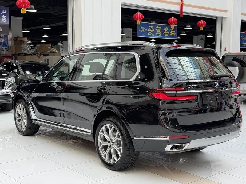 BMW X7 — фото 25