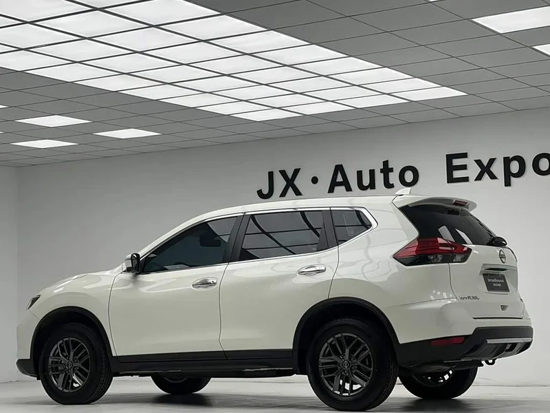 Nissan X-Trail — фото 10