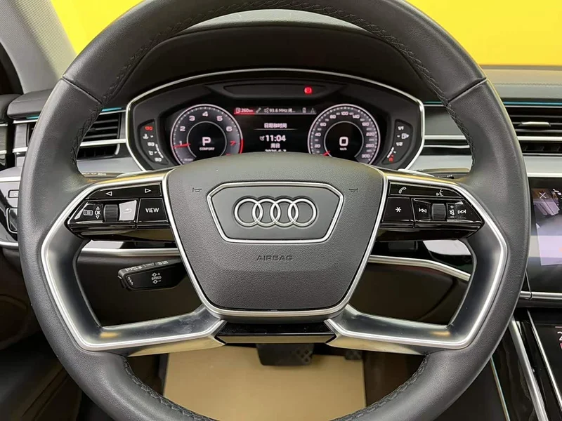 Audi A8 — фото 13