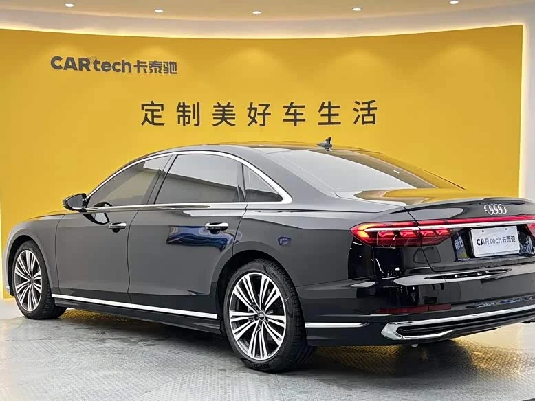 Audi A8 — фото 5
