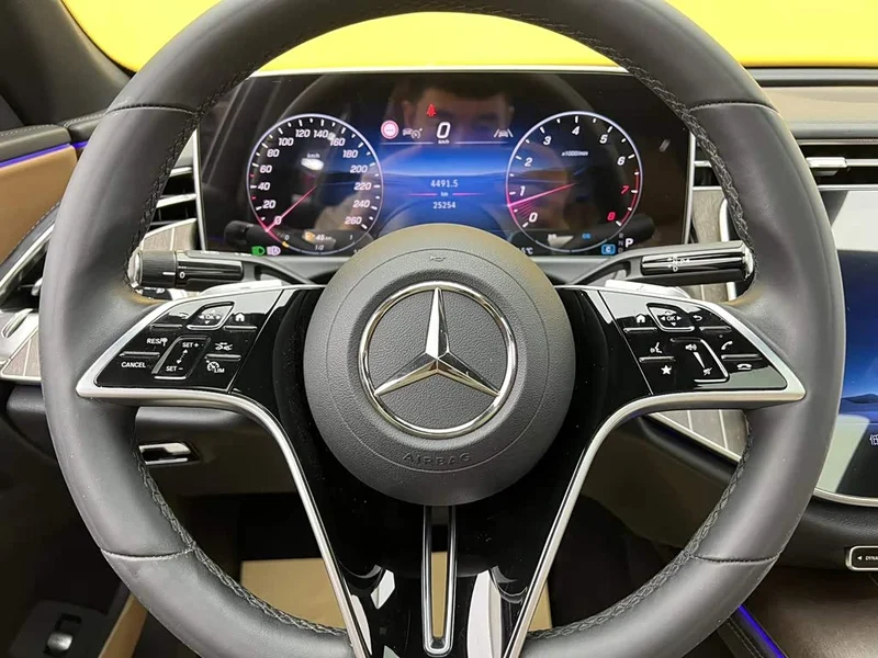Mercedes-Benz E-Class — фото 15