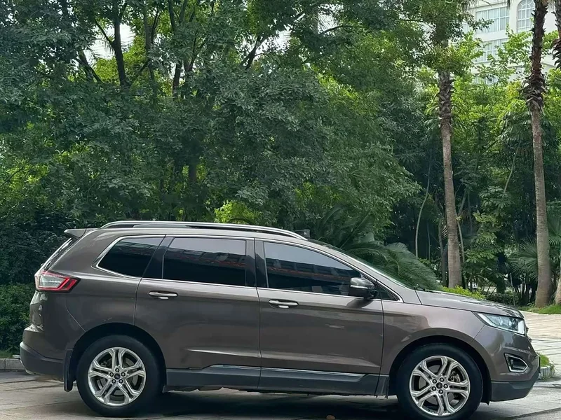 Ford Edge — фото 4