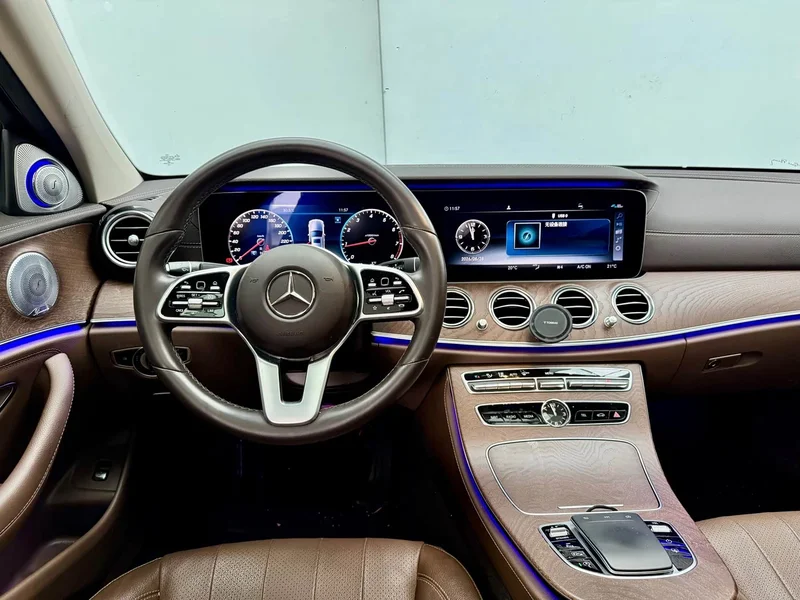 Mercedes-Benz E-Class — фото 20