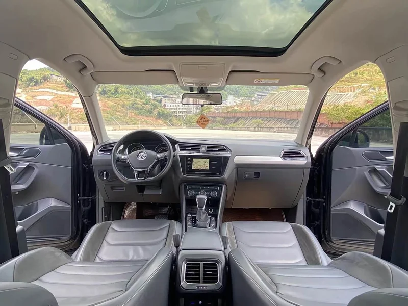 Volkswagen Tiguan L — фото 7