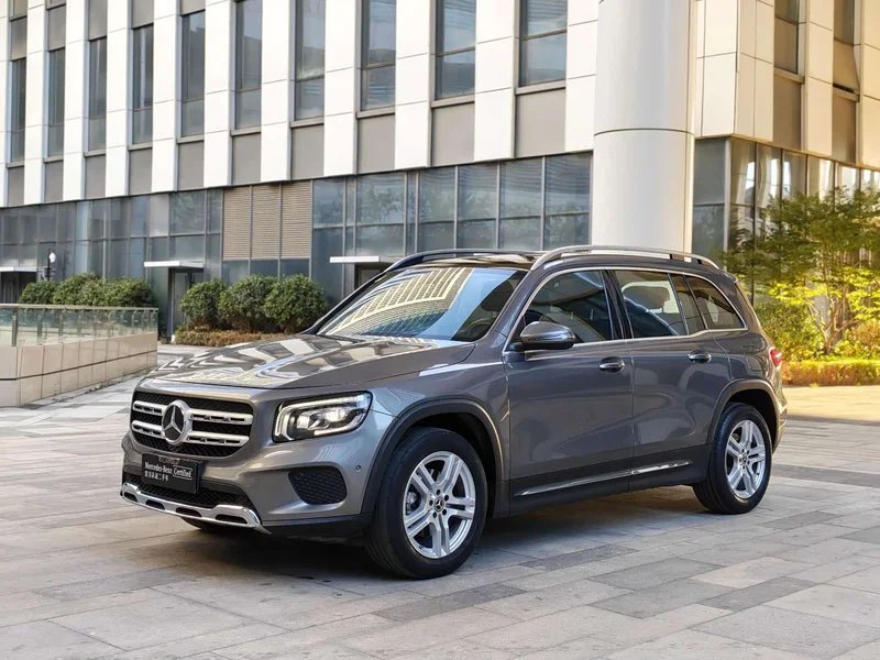 Mercedes-Benz GLB — фото 1