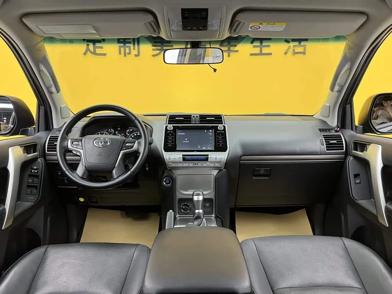 Toyota Prado — фото 12