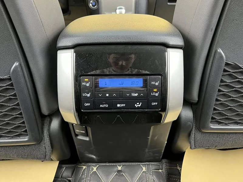 Toyota Prado — фото 26
