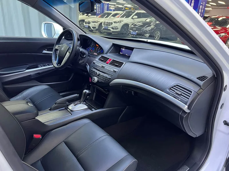 Honda Crosstour — фото 12