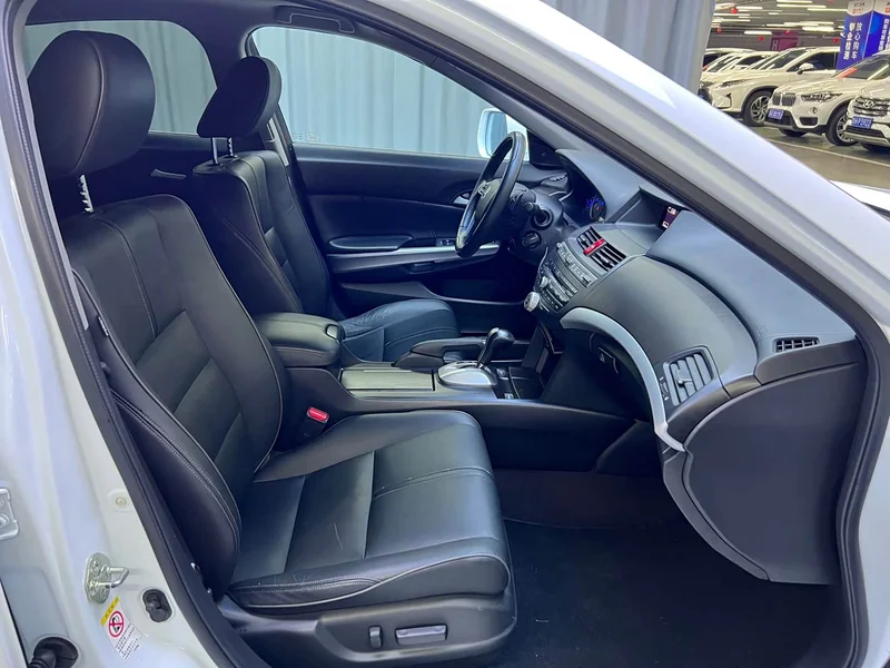 Honda Crosstour — фото 14