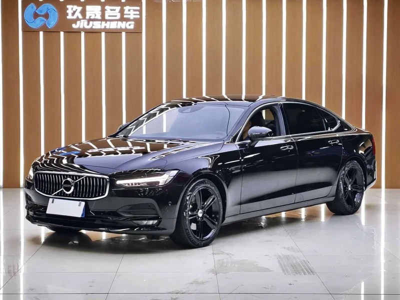 Volvo S90 — фото 1