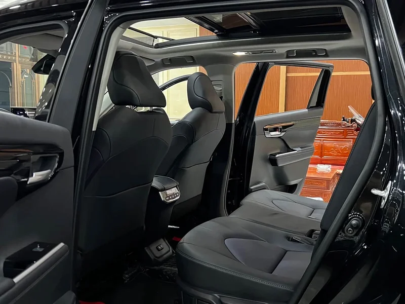 Toyota Highlander — фото 12