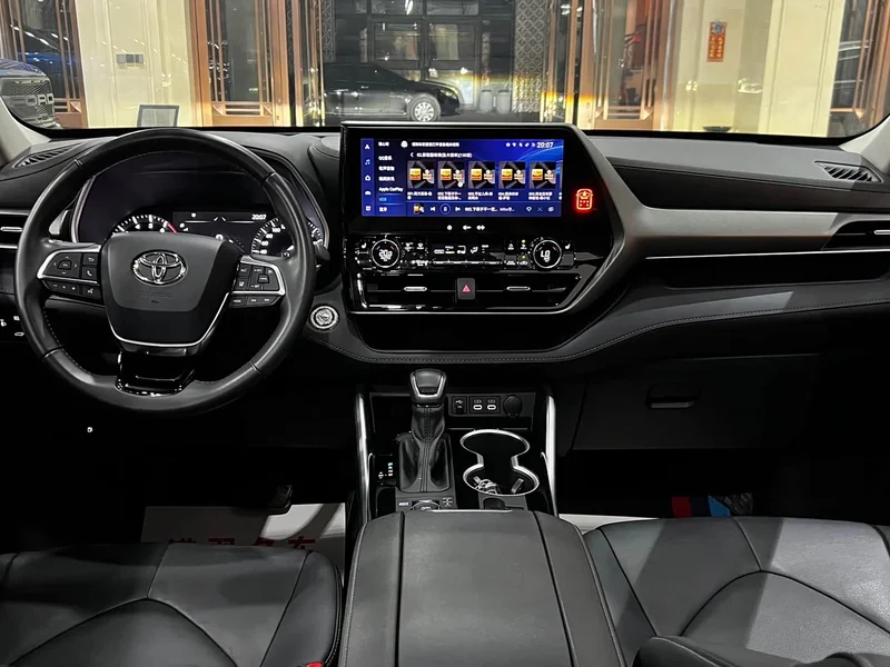 Toyota Highlander — фото 19