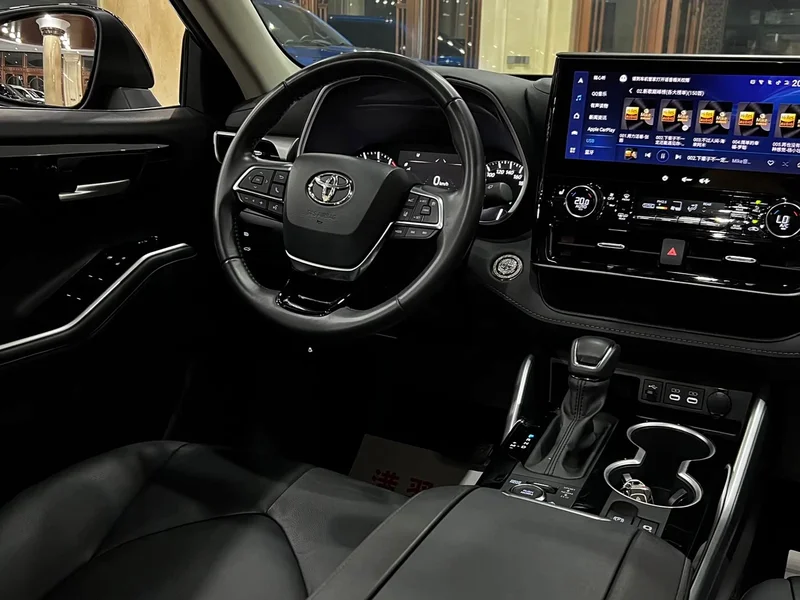 Toyota Highlander — фото 20