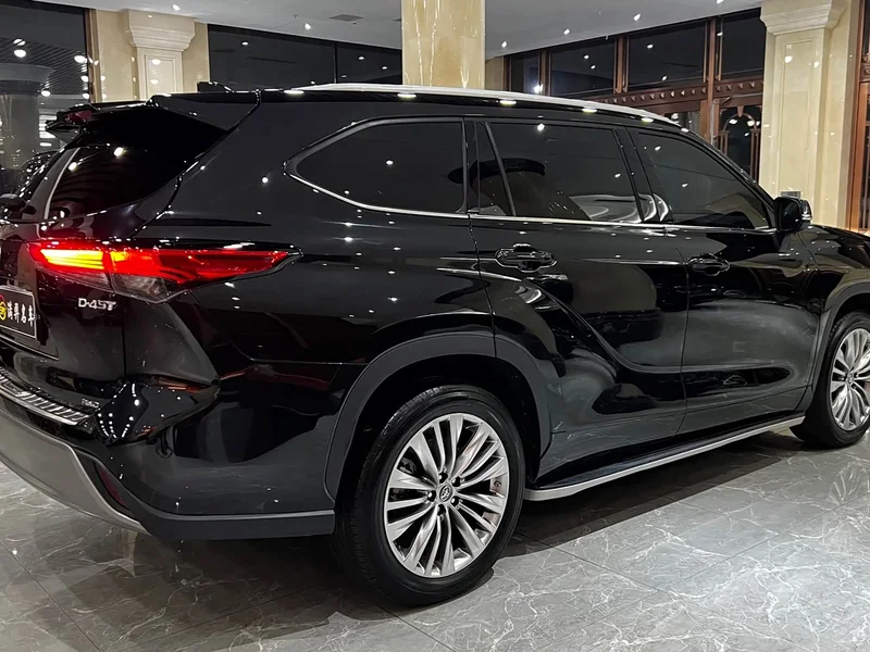 Toyota Highlander — фото 4
