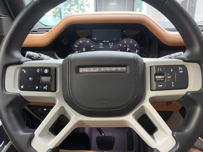 Land Rover Defender — фото 13