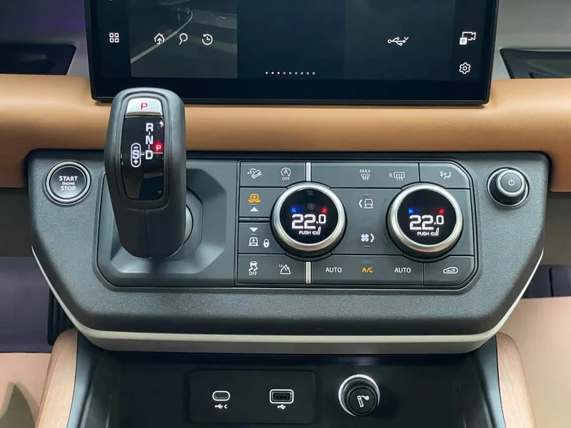 Land Rover Defender — фото 15