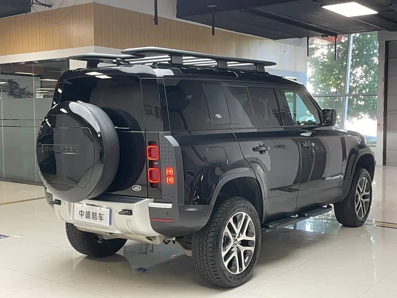 Land Rover Defender — фото 30