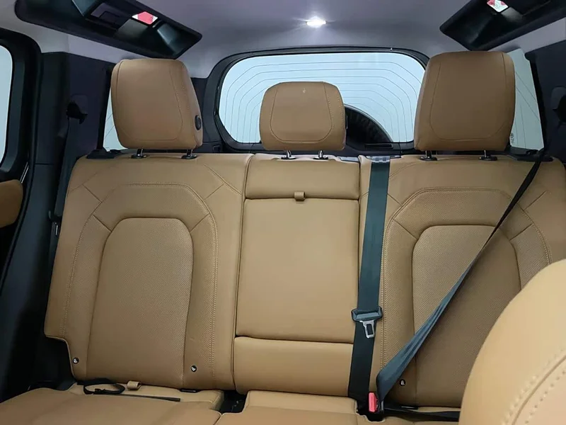 Land Rover Defender — фото 10
